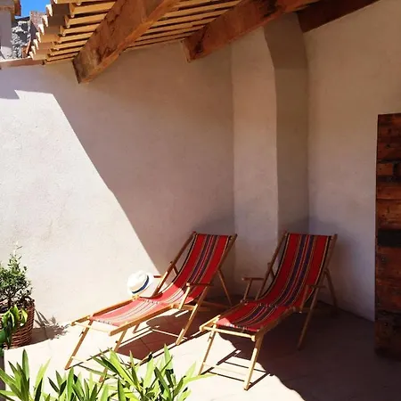 Le M Maison D Hôtes Alojamento de Acomodação e Pequeno-almoço Riez