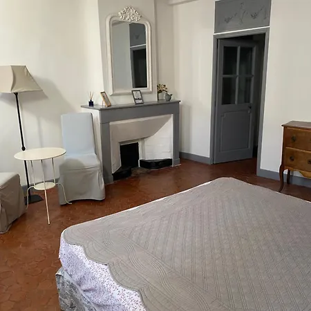 Le M Maison D Hôtes Alojamento de Acomodação e Pequeno-almoço Riez